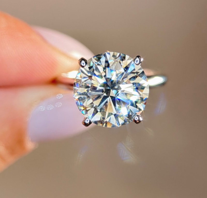5.00 Carats Round Solitaire Diamond Ring