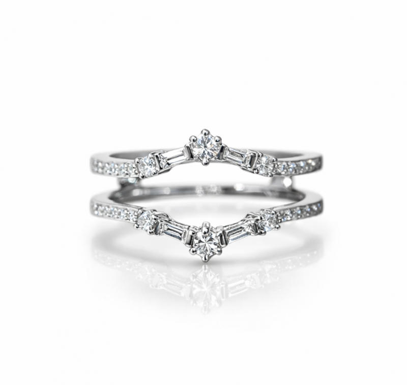 Phoebe 0.35 Ct Round Diamond Ring Guard