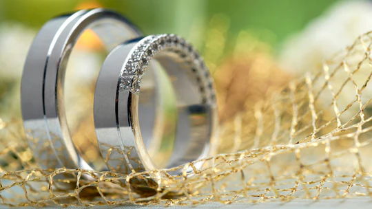 The Cheapest places to buy engagement rings