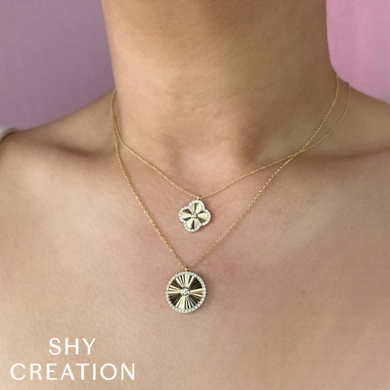 0.22Ct 14K Yellow Gold Diamond Bezel Ribbed Clover Necklace