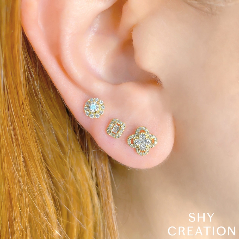 0.12Ct 14K White Gold Diamond Baguette Stud Earrings