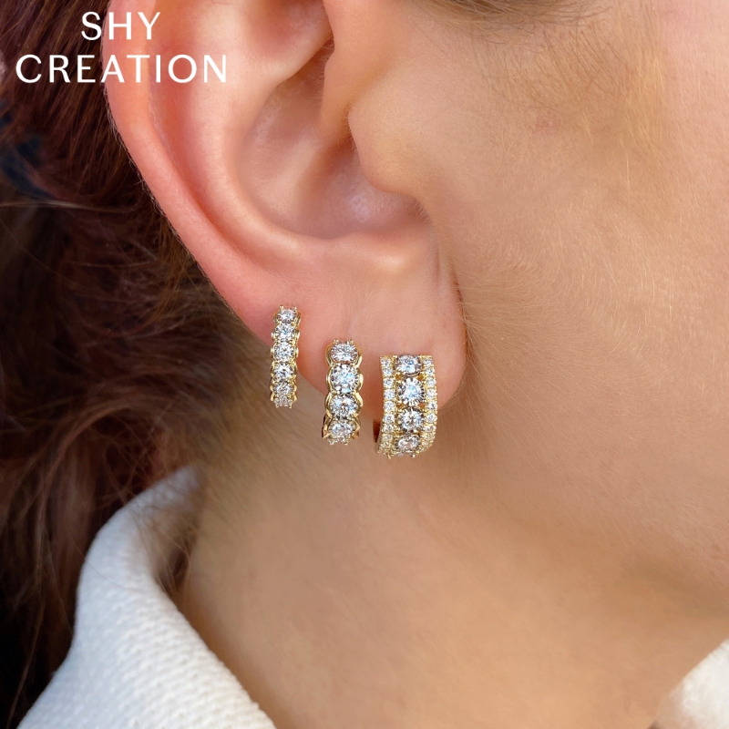 0.23Ct 14K Yellow Gold Diamond Huggie Earring